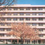 Bâtiment principal de l'hôpital (façade)